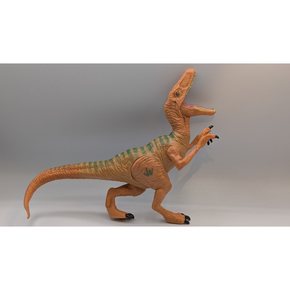 2015 Hasbro Jurassic World Velociraptor Echo 8" Dinosaur Figure